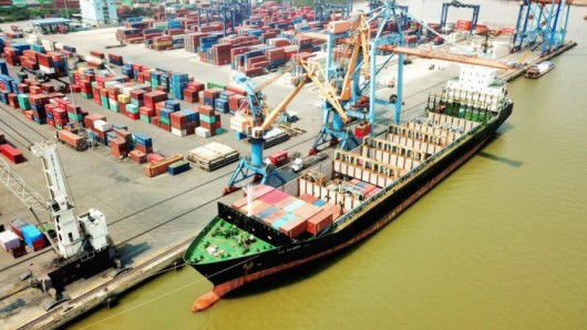 Hàng hóa qua cảng biển Việt Nam giữ nhịp tăng trưởng bất chấp dịch Covid-19